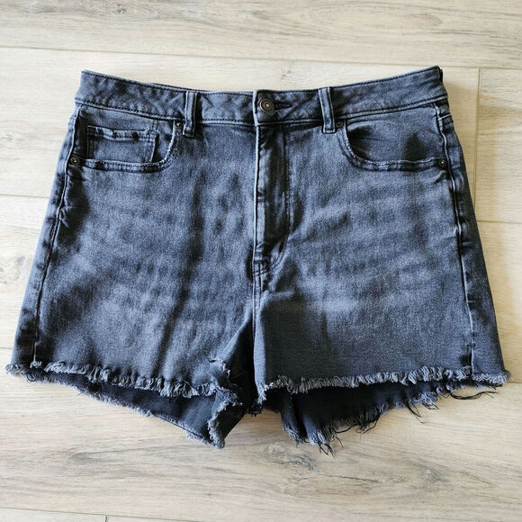 American Eagle Stretch Mom Short Womens Size 12 Black Raw Hem - Picture 1 of 5